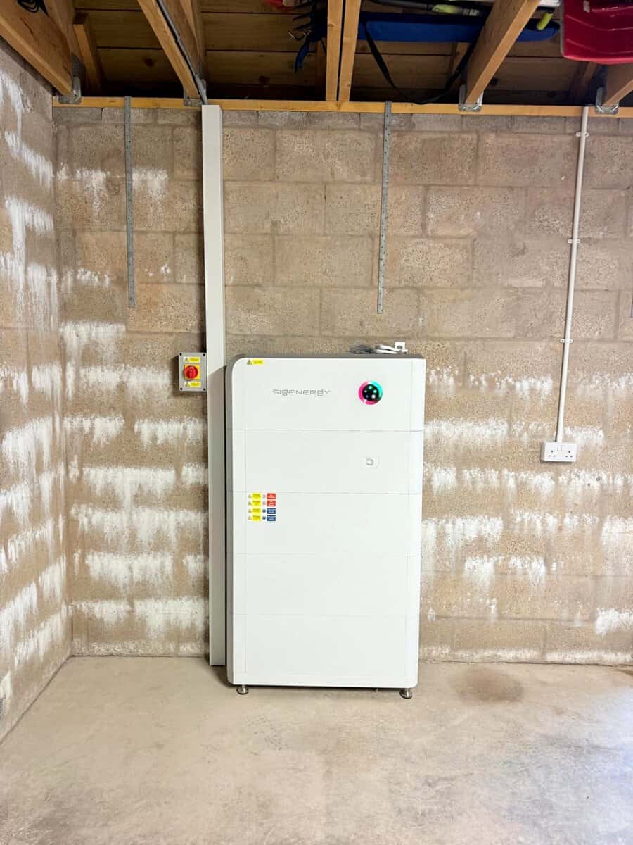 SigEnergy battery against block wall